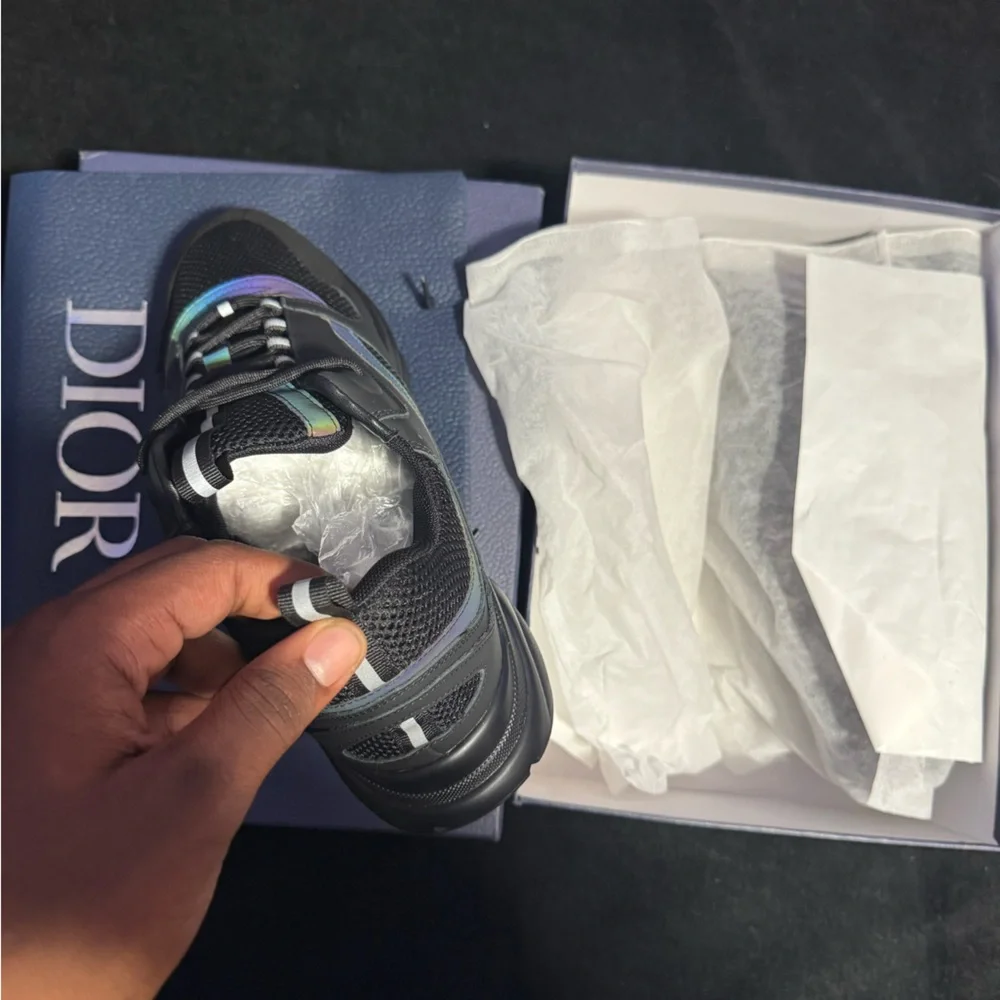 Black Dior B22 with purple/rainbow reflective Details - Picture 2 of 7